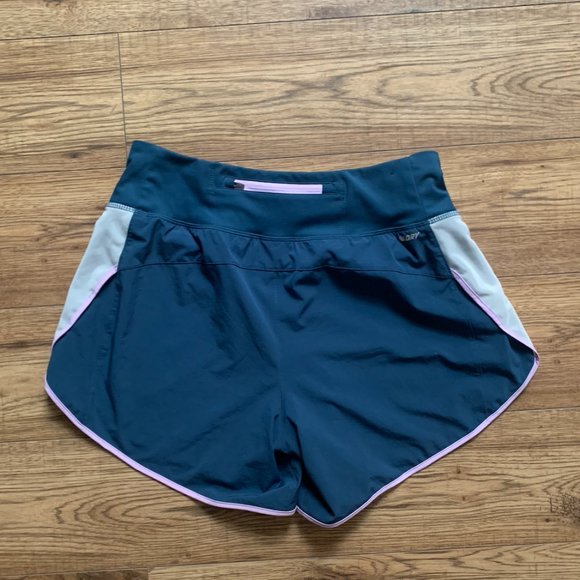 New Balance high waisted shorts - Picture 2 of 2